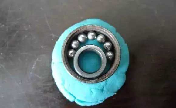 照圖中顯示上的布局調節好位置